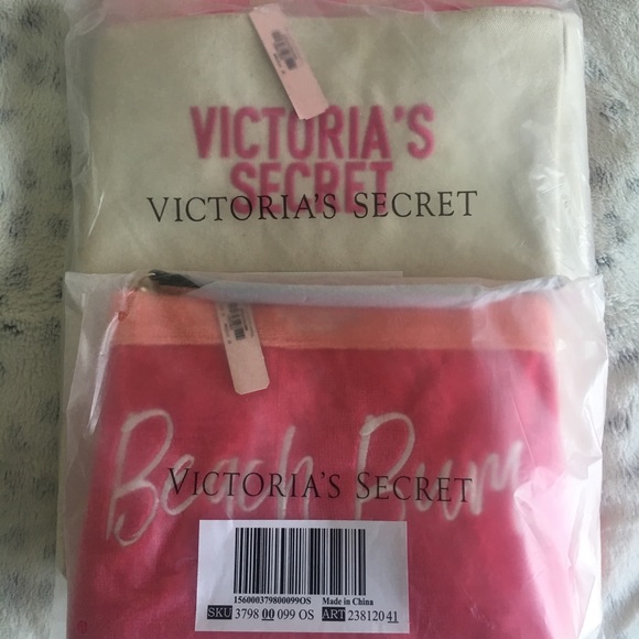 Victoria's Secret Beach Tote Bundle - Picture 4 of 8